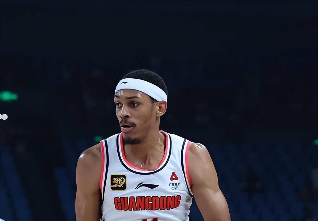 广东103-104上海！赛后却传来4个好消息1个坏消息杜锋连续发怒！