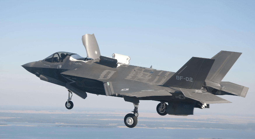 突发！哈梅内伊动真格，以色列“王牌”被废？特朗普收到危险信号