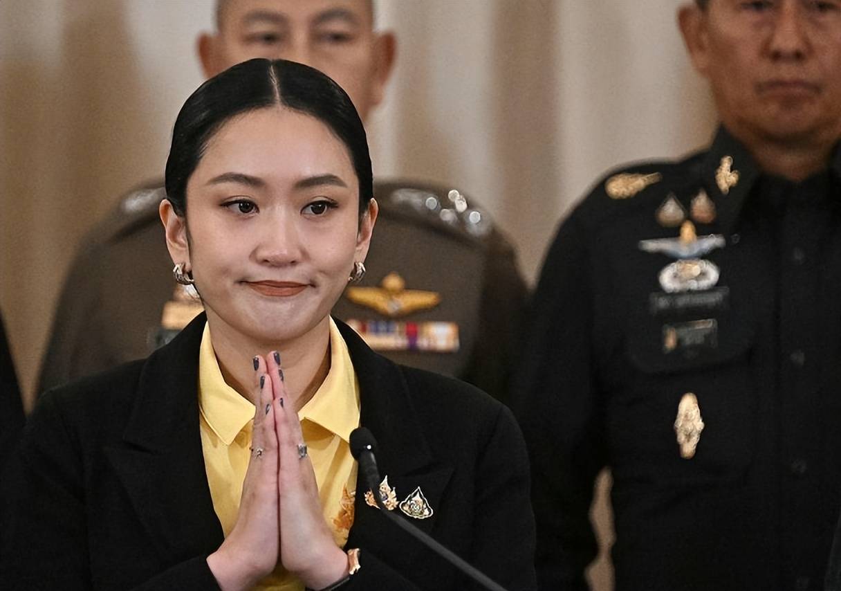 洪森3次出手，逼泰国变天，佩通坦自救，泰王连夜收到新内阁名单