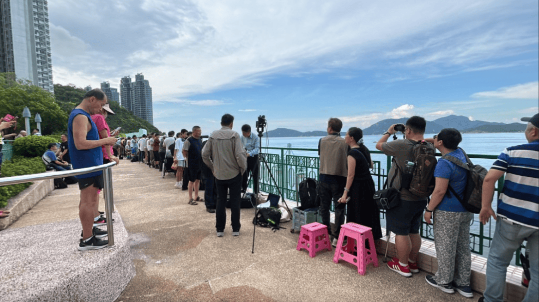 金灿荣：双航母访问香港让人眼馋，我大胆提个建议！