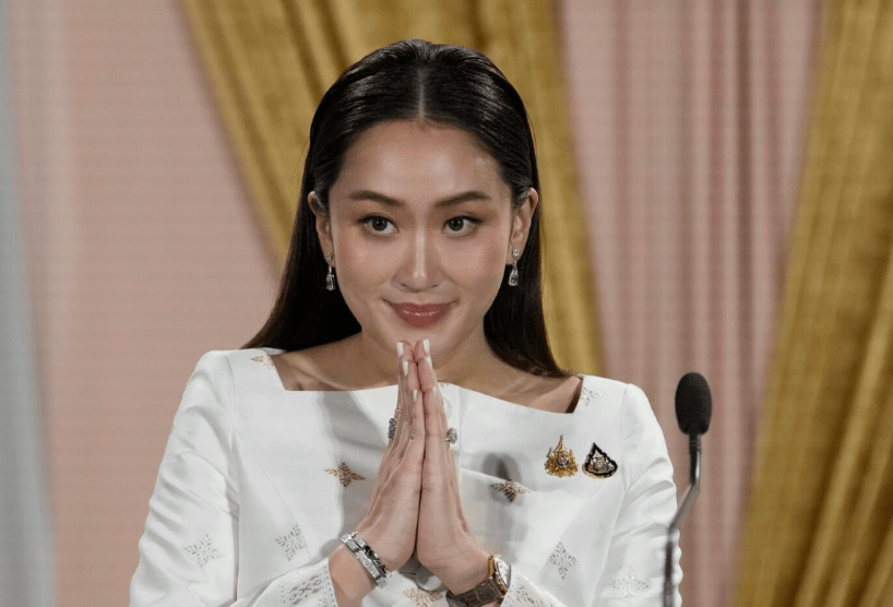 泰国政坛生变，佩通坦被迫交出权利，他信出山痛批洪森，微妙关头，中泰外长见了一面