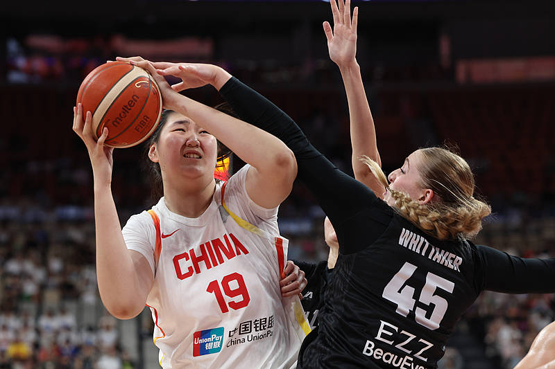 “碾压”内线的张子宇频遭对手小动作针对,韩旭提醒不要掉入“情绪陷阱”