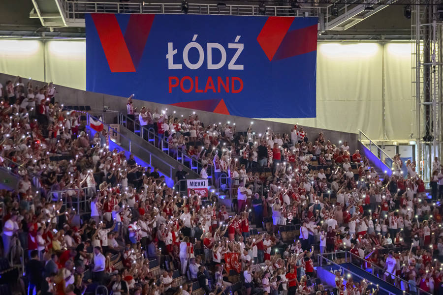 世界联赛总决赛惜败波兰无缘四强,年轻的中国女排在成长路上“交学费”