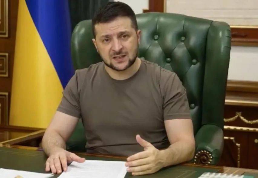 “泽连斯基下台”突响！一夜之间，乌克兰爆发颜色革命，民众揭竿而起，幕后黑手究竟是谁？