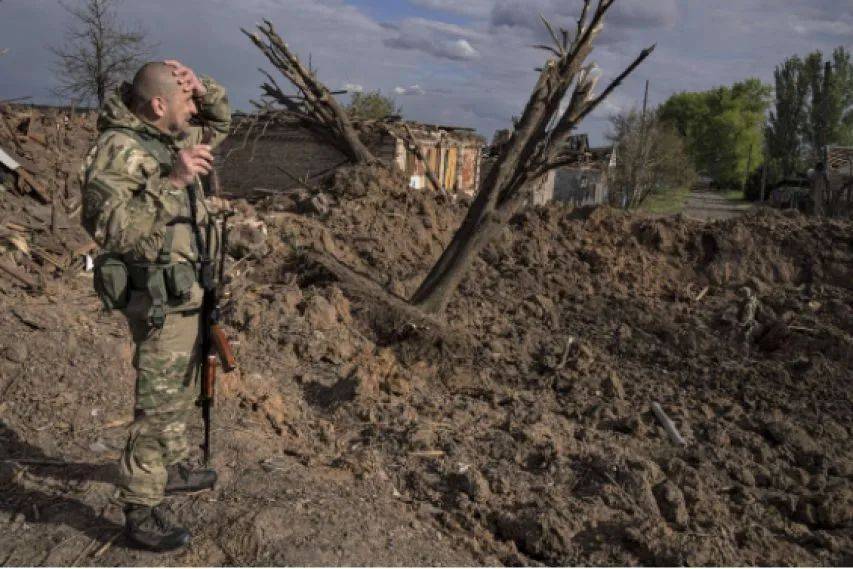 乌克兰一夜突发剧变!乌军副司令被免,20万人军心不稳,“反泽连斯基”抗议浪潮大爆发