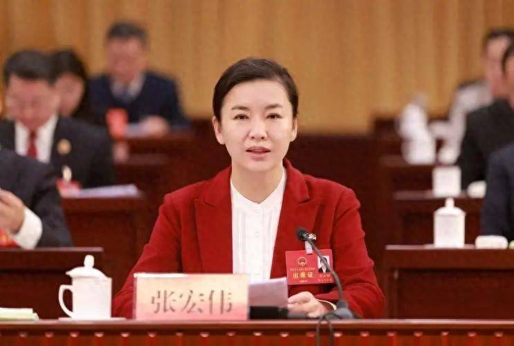 因工作变动调离山东,张宏伟、袭艳春辞去省委委员职务