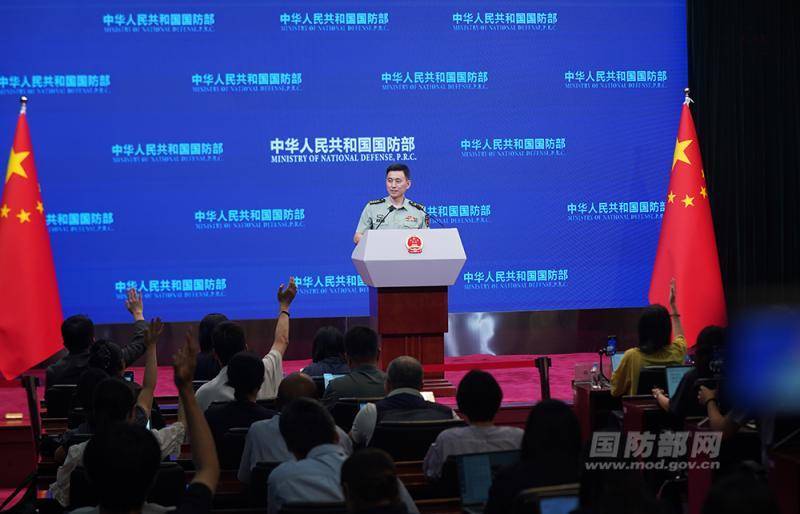 国防部：从八一建军节开始，将用运-20送新飞行学员到航空大学报到