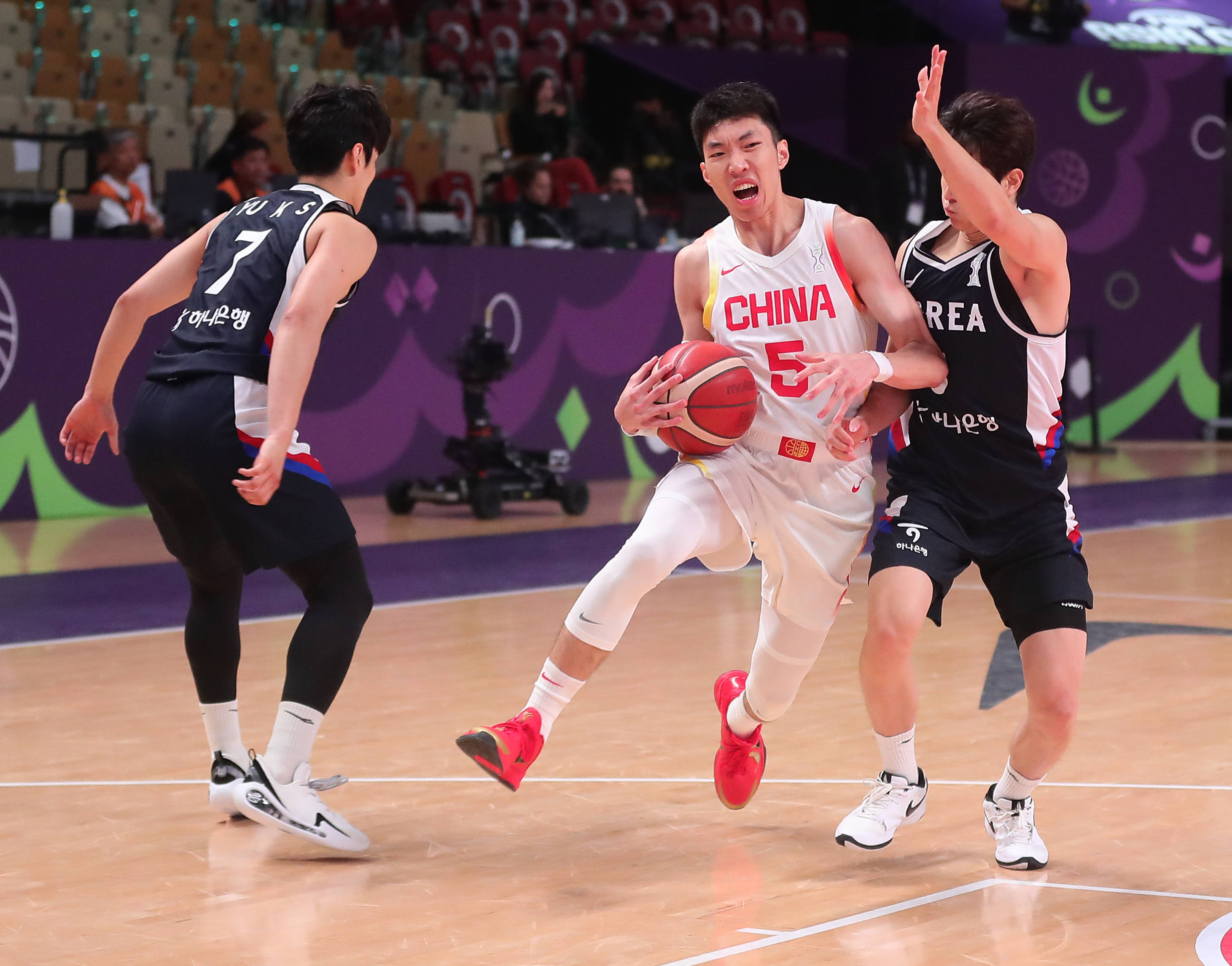 （体育）篮球——国际篮联亚洲杯：中国队对阵韩国队