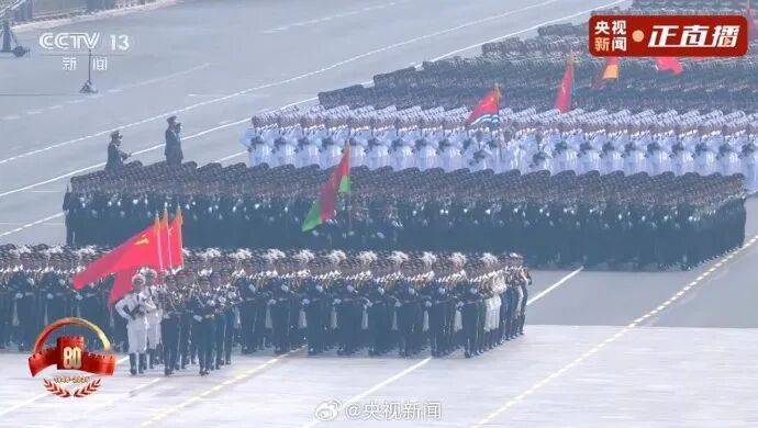 歼20S、DF61导弹,震撼亮相!三支兵种首次亮相天安门广场,空中梯队战机起飞