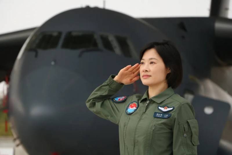 运油-20A女机长刷屏,她是谁?