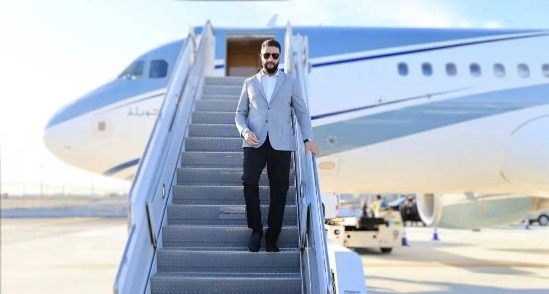 美国迎来一位最特殊客人,世界哭笑不得