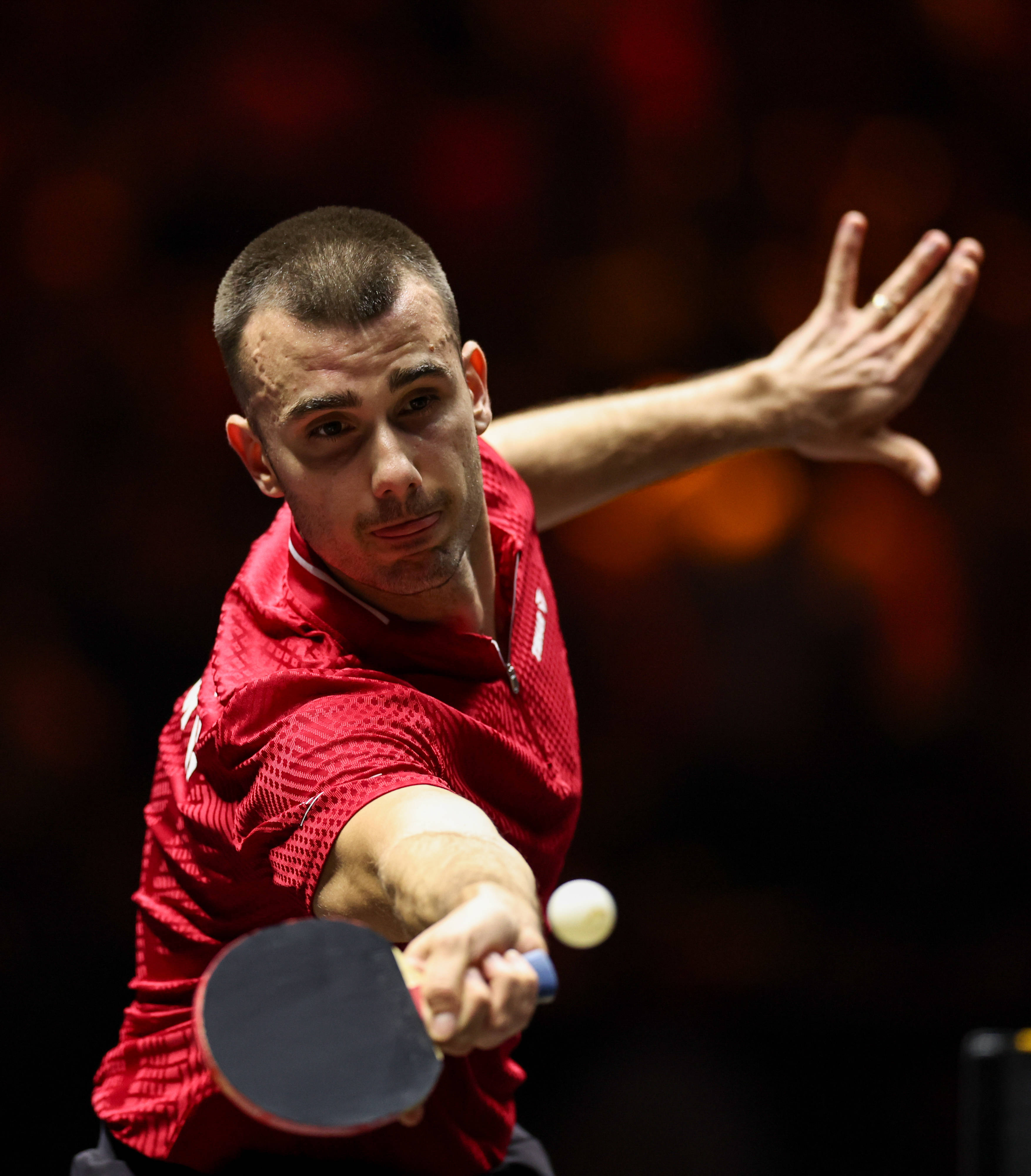 (体育)乒乓球——WTT中国大满贯:林诗栋首轮晋级