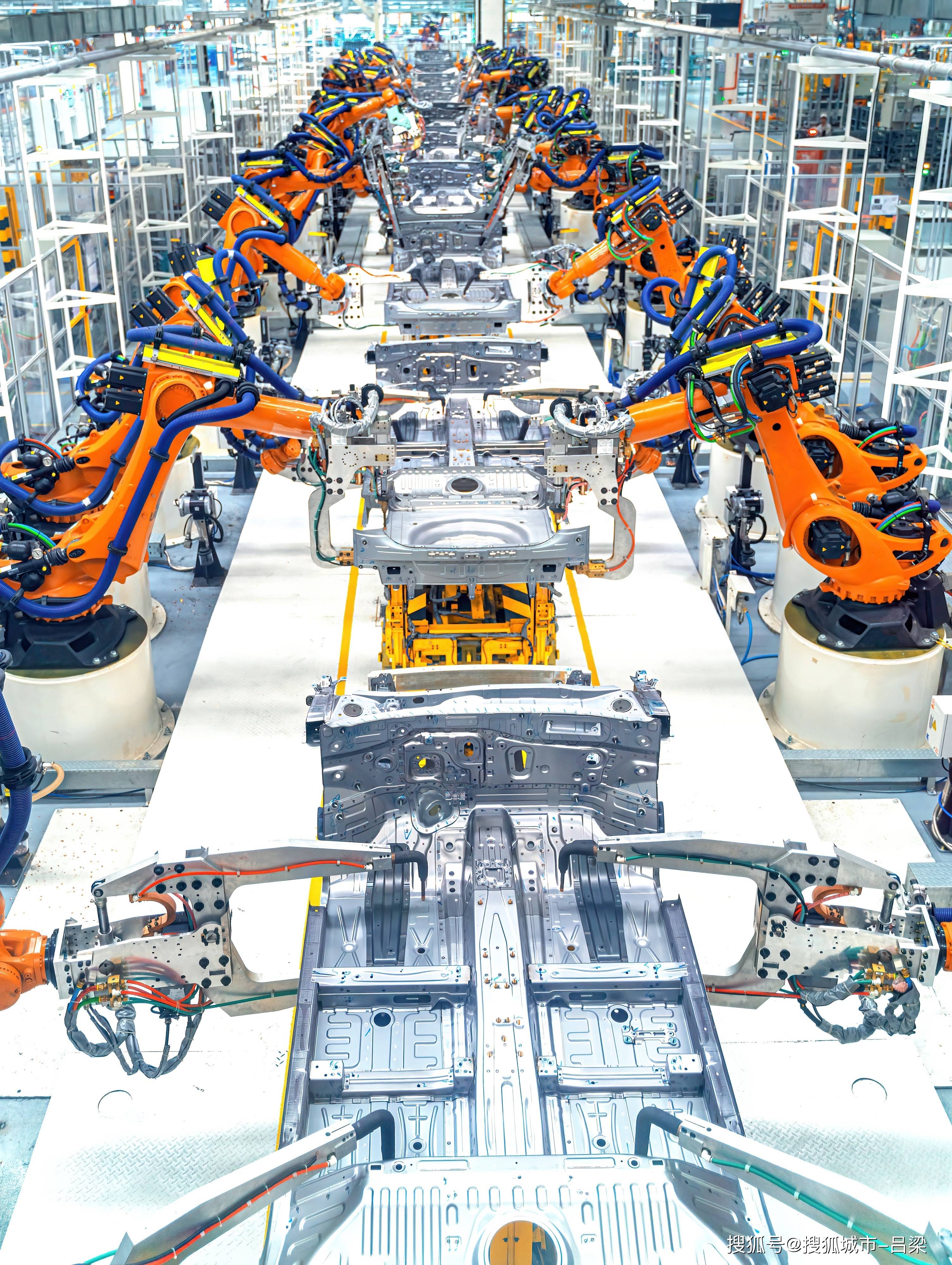 时政新闻眼丨未来五年怎么干?二十届四中全会以 “十五五” 规划建议答好发展考题