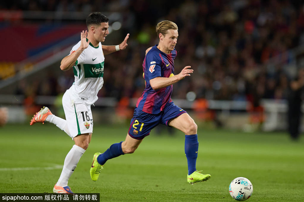 梅西夜访诺坎普引发热议:拉波尔塔的沉默与足球的未来