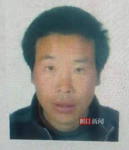 男子追赶偷狗贼遭棒击并被毒针射死，15年后一主犯仍在逃，受害者儿子：想为父亲申报见义勇为