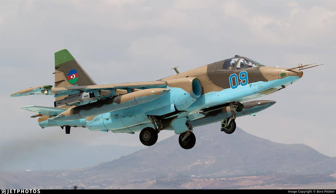 反转再反转,终于实锤!阿塞拜疆官宣装备5架枭龙,吊打所有邻国